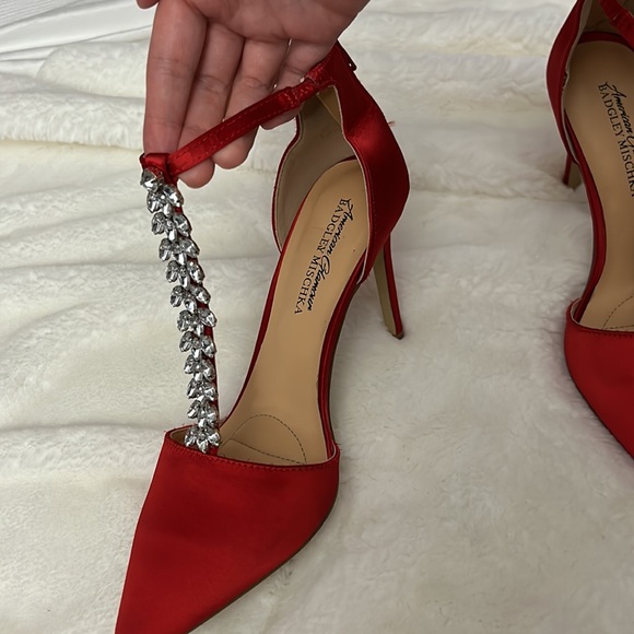 BADGLEY MISCHKA AMERICAN GLAMOUR Red Pointed Toe Embellished Heels - Picture 4 of 11